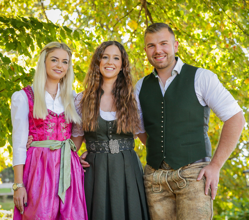 Die Gründerinnen Dr. Anna Pauschenwein und Linda Lorenzoni mit Robert Pauschenwein